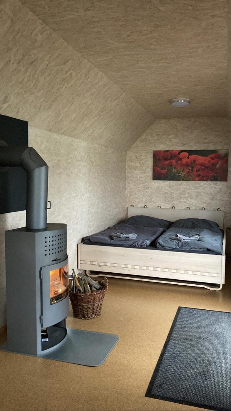 Schaeferwagen Auf Dem Biogut-Saalkow Hotel Gustow  Kültér fotó